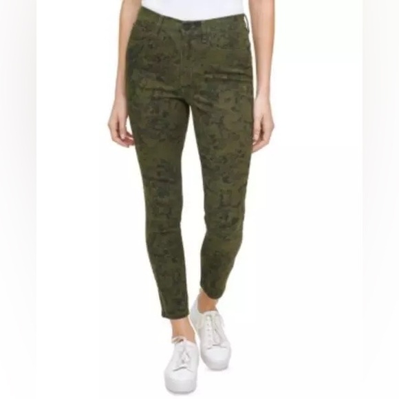 Calvin Klein Jeans Python-Print High-Rise Skinny Stretch Jeans (Green) - Picture 2 of 2